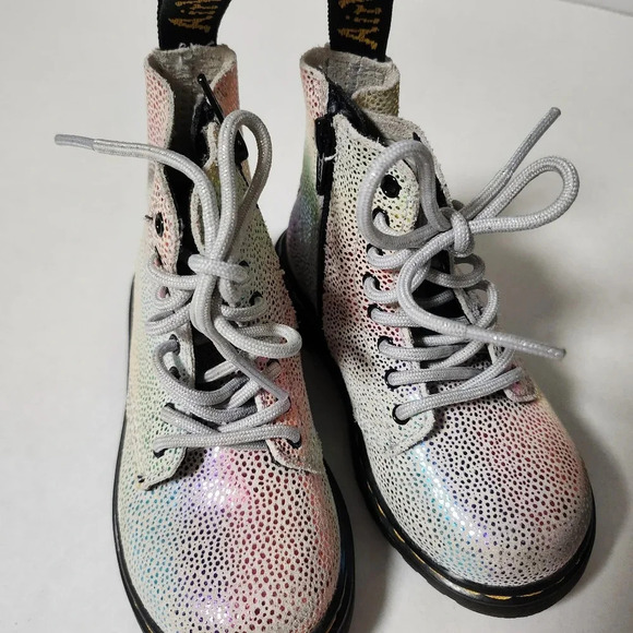 Dr. Martens - Picture 7 of 9